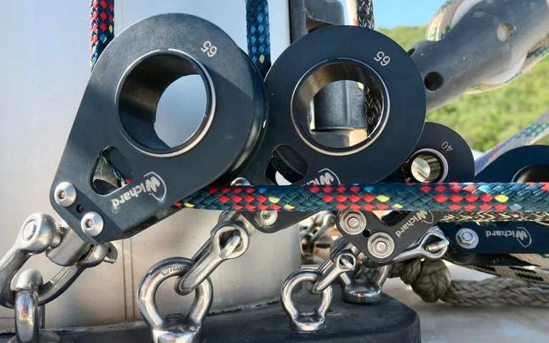 Gaskets, Seals & Bearings