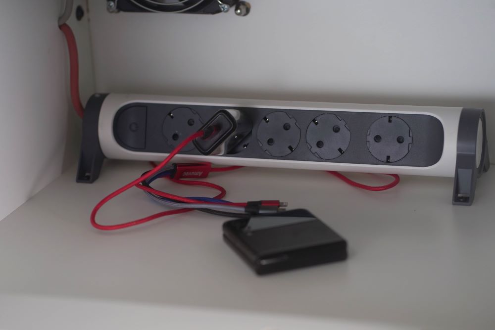 Internal charging interface inside a RACLAN active lithium battery safety box