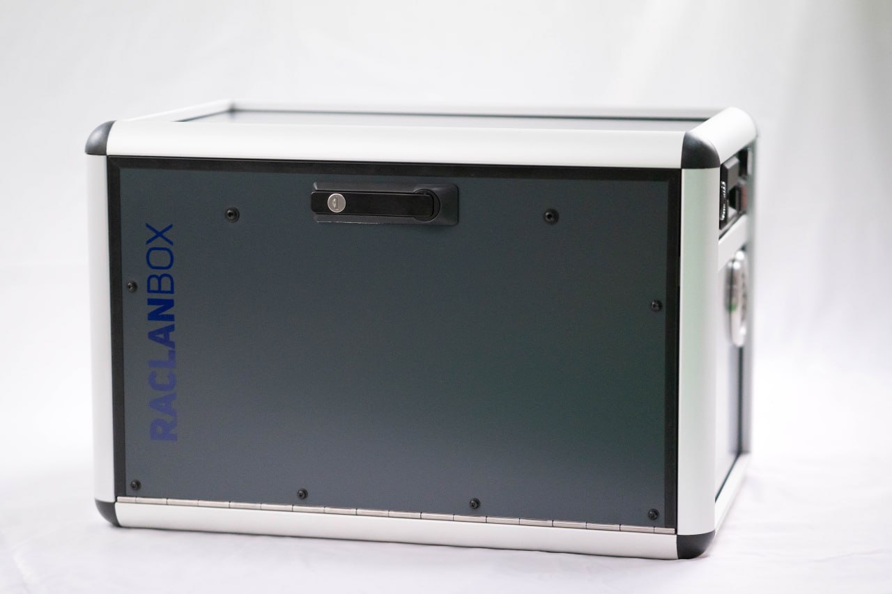 RACLAN Box II, anthracite and silver, front view