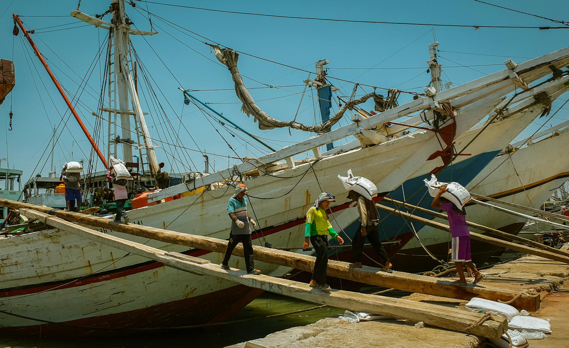 Crew loading provisions onto yacht
